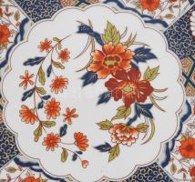 Japán Imari porcelán tál. Jelzés nélkül, matricás, hibátlan d: 26 cm