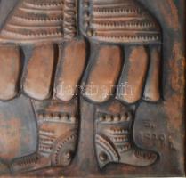 Táncoló páros, 1979. Réz domborítás, jelezve jobbra lent monogrammal. 48x29,5 cm