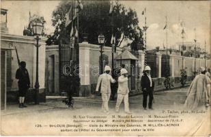 Saint Louis, Visite du Ministre des Colonies, M. Millies-Lacroix, sortant de l'Hotel du Gouvernement pour visiter la Ville / Visit of the Minister of Colonies (EB)