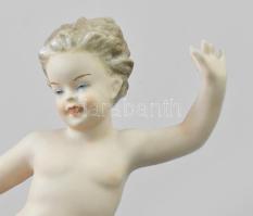 Schaubach Kunst labdázó puttófigura. Mázas és biszkvit porcelán, jelzett, hibátlan, m: 17,5 cm