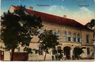 Püspökladány, nagyvendéglő, üzlet. Vasúti levelezőlapárusítás 117-1916. (EK)