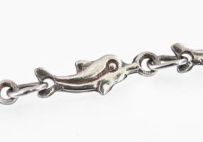 Ezüst(Ag) delfinszemes karkötő, jelzett, h: 18 cm, nettó: 3,1 g