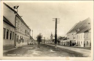 1960 Zurány, Zarándfalva, Zurndorf; utca, iskola, Otto Kurner üzlete / Strasse, Volksschule, Kaufhaus / street, shool, shops