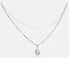 Ezüst(Ag) walles nyaklánc köves medállal, jelzett, h: 40 cm, 2,5×0,9 cm, bruttó: 6,1 g