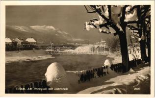 Villach (Kärnten), Am Drauquai mit Dobratsch / bridge, riverside in winter