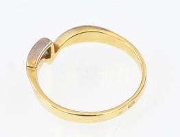 14K arany (Au) gyűrű brillel (0,15ct) jelzett, 1,9 g m: 53