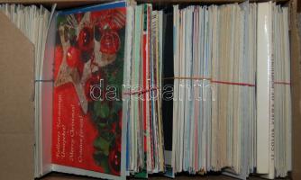 750 db modern vegyes motívum és városképes színes lap cipős dobozban