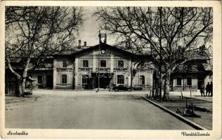 Szabadka, Subotica; vasútállomás, automobil / railway station, automobile (EB)