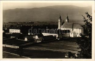 Csíksomlyó, Sumuleu Ciuc; látkép, háttérben a Hargita / general view