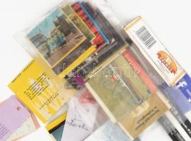 Vegyes közlekedési jegyek, belépőjegyek, cigarettapapírok, gyufacímkék, stb