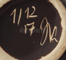 Retro sorszámozott kerámia váza. Jelzett, hibátlan, m: 19,5 cm