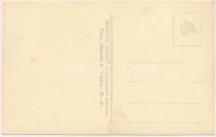 Magyar magas rangú katonatiszt kitüntetésekkel. Könnyű József fényképészeti műterme Pécs / Hungarian...