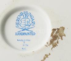 Herendi petrezselyemlevél mintás váza, bécsirózsás díszítéssel. Talpazaton körmös lábakon álló ováli...