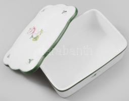 Herendi petrezselyemlevél mintás bonbonier, bécsirózsás díszítéssel. Jelzett, hibátlan, 14x10 cm