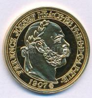 1907. 100K "Ferenc József Megkoronázásának Negyvenedik Évfordulójára" aranyozott Ag utánve...