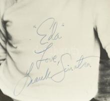 Frank Sinatra (1915-1998) többszörös Grammy- és Oscar-díjas, olasz származású amerikai pop-dzsessz é...