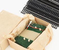 Hans Rarrasch 2 darab H0 elektromágneses vasúti sorompó dobozában + vasúti sínek + Piko H0 5/6515-01...