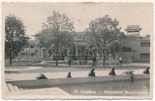 Nagyvárad, Oradea; Strandul Municipal / strand, étterem, pincérek / swimming pool, restaurant, waiters (fl)