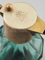 Nyolcoldalú karaffa kiöntő, gravírozott monogrammal, zöldre festett, alpakka szerelékkel, kis pattog...