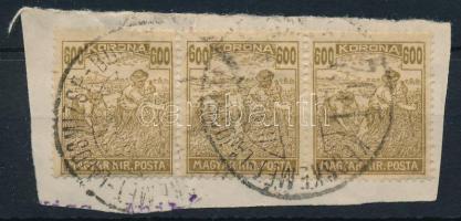 1920 Arató 600K hármascsík kivágáson vasúti bélyegzéssel, a középső bélyegen a 6 felfelé tolódott a bal oldali értékszámban