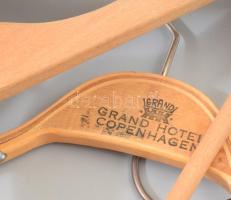 11 darab hotel reklámos vállfa, jó állapotban