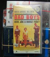 11db híres film gyűjtemény eredeti videokazettán, mint: Halálos Fegyver 1-4., Ötödik elem, Die Hard és más filmek