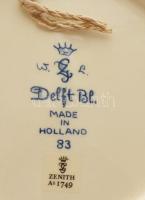 Delft virágmintás dísztál. Jelzett, hibátlan, d: 23,5 cm