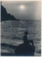 cca 1934 Csík Ferenc (1894-1984) soproni fotóművész hagyatékából 1 db vintage fotó (Tengerparton), jelzés nélkül, ezüst zselatinos fotópapíron, 22,8x16,8 cm