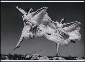 cca 1936 Szendrő István (1908-2000) budapesti fotóművész felvétele, 1 db modern nagyítás, jelzés nélkül (Az első tavaszi pillangók), Szentpál Olga (1895-1968) mozgásművészeti iskolájának archívumából, 15x21 cm