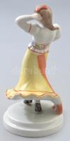 Herendi matyó táncos lány. Jelzett, kézzel festett, hibátlan (alátámasztási nyommal), m: 15,5 cm