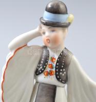 Herendi matyó táncos fiú. Jelzett, kézzel festett, keze sérült, m: 18 cm