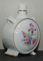 Díszes Magyar / Hungary jelzésű kis porcelán kulacs 12cm-es magassággal