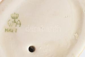 Wagner & Apel Bertram gyertyával világító fiú. Jelzett, hibátlan, m: 14,5 cm