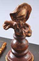 Íróasztali szekreter. Fiókos, aranyozott fém figurális szobrokkal XIX. sz. 48x29 cm