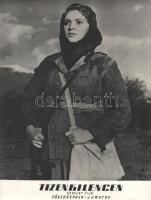 cca 1989 előtt készült ,,Tizenkilencen" című szovjet film jelenetei és szereplői, 3 db vintage ...