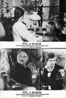 cca 1989 előtt készült ,,Túl a hídon" című román film jelenetei és szereplői, 16 db vintage produkciós filmfotó (vitrinfotó, lobbyfotó) ezüst zselatinos fotópapíron, a használatból eredő (esetleges) kisebb hibákkal, 18x24 cm