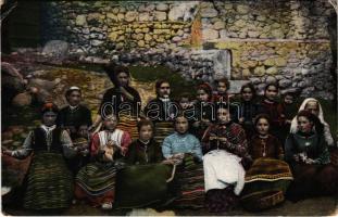 Bratsigovo, Bratzigowo; Kränzchen / Bulgarian folklore (EB)