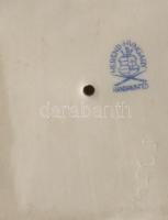 Herendi Lenin büszt. Fehérmázas, jelzett, egyik sarkán sérüléssel, m: 16,5 cm