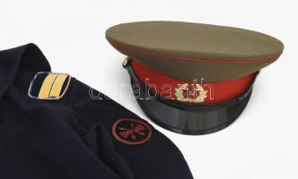 Szovjet tengeralattjárós zubbony és szárazföldi sapka