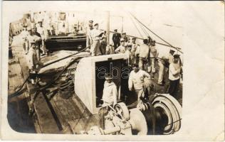 1916 K.u.k. Kriegsmarine S.M. Dampfer IV (ex Gastein), Matrosen an Deck / Osztrák-magyar matrózok a fedélzeten / WWI Austro-Hungarian Navy mariners on board. photo (EK)