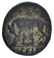 Római Birodalom / Siscia / I. Constantinus 330-335. AE3 (1,71g) T:VF Roman Empire / Siscia / Constantine I 330-335. AE3 &quot;VRBS ROMA / dot gamma SIS&quot; (1,71g) C:VF RIC VII 240