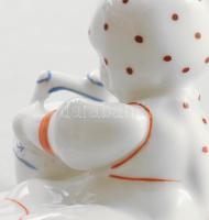 Zsolnay korsós lányka, kézzel festett, jelzett, hibátlan, m: 7,5 cm