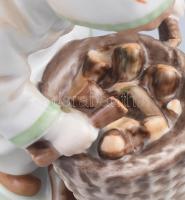 Zsolnay Rőzsegyűjtő gyermek. Terv.: Sinkó András. Jelzett, hibátlan, m: 15 cm