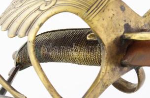 XVIII. századi osztrák nehézlovassági (vérteslovas) tiszti pallos alapján készült, XX. sz. közepi fa...