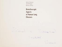 2 db orvosi könyv, egyik dedikált: John Chambers: Echocardiography in primary care. New York, 1996, ...