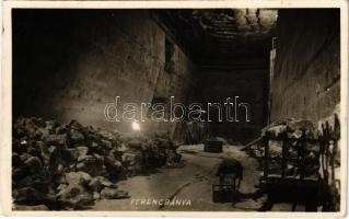 1940 Aknaszlatina, Akna Slatina, Slatinské Doly, Szolotvino, Solotvyno; Ferenc bánya, oldalkamra, belső. Knoll foto kiadása / salt mine, interior