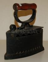 Régi szenes vasaló 21cm-es magassággal