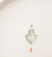 Zsolnay japán mintás 2 darab teáscsésze alátéttel. Egyik alátéten repedéssel, jelzett, d: 15,5 cm