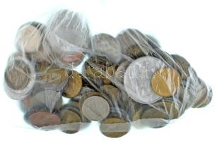 Vegyes, magyar és külföldi érmetétel mintegy ~550g súlyban, T:vegyes Mixed, Hungarian and foreign coin lot (~550g) C:mixed