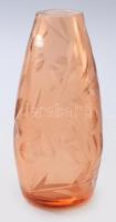 Antik barackszínű üvegváza. Köszörült mintával, jelzés nélkül, kis kopással, m: 16 cm